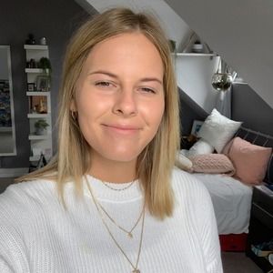 Meet your Posher, Chloe